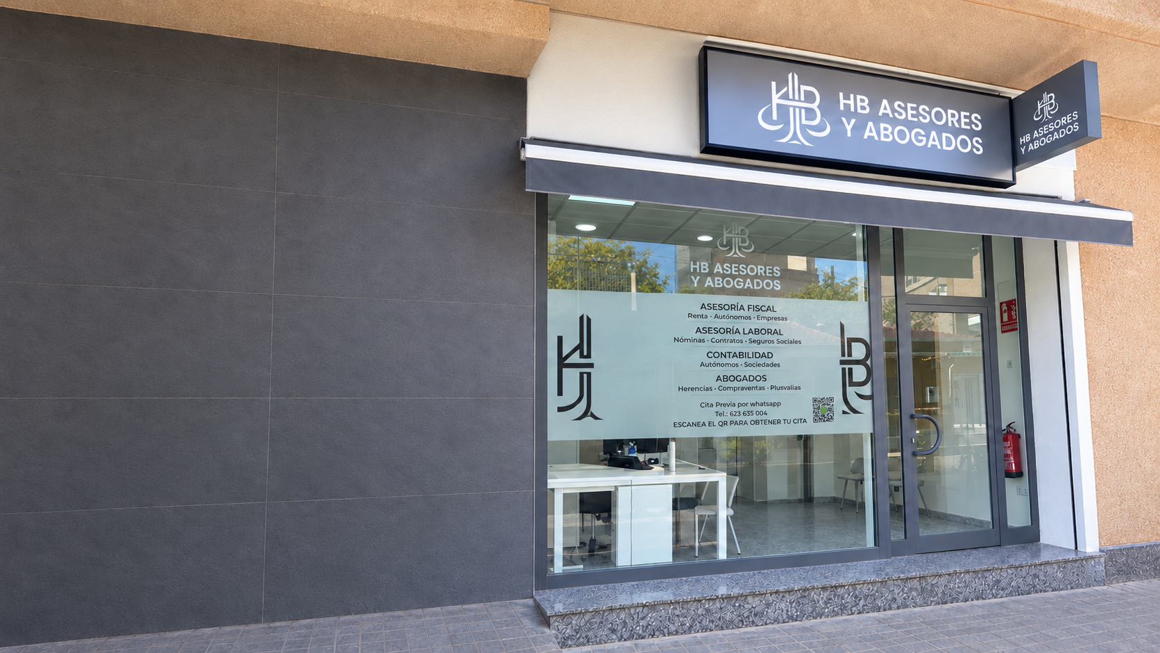 Fachada real de HB Asesores y Abogados en Torrevieja